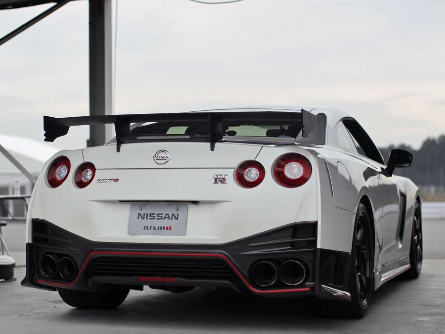  Nissan GT-R by Nismo 2014 года  (фото 11 из 46)